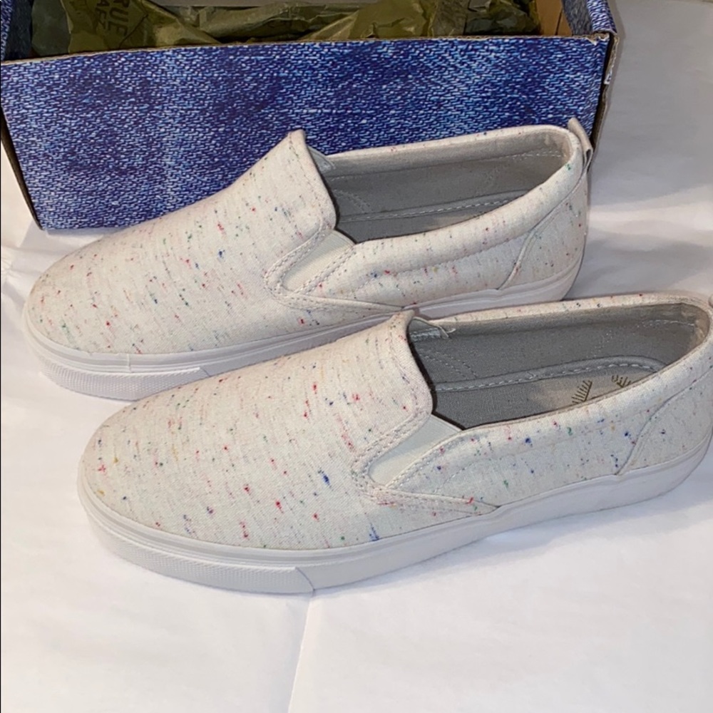 NWT speckled slip on shoes!